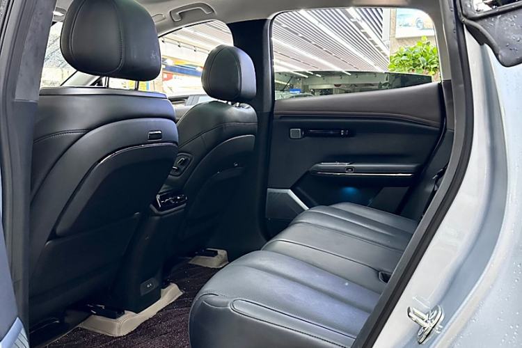 Used  HT 2023 670 Rear-Drive Ultra-High Voltage Version
