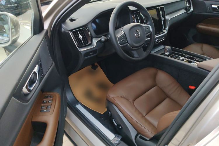 Used Volvo S60 2025 B4 Zhiyi Luxury Edition