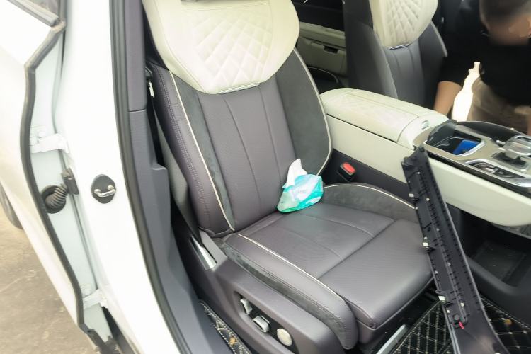 Used Hongqi E-HS9 2022 690 km Range Flagship Edition Six Seats
