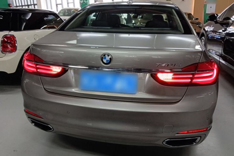 Used BMW 7 Series 2016 730Li Luxury Model
