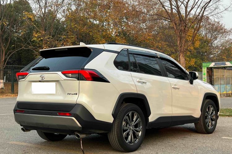 Used Toyota RAV4 2023 2.0L CVT Two-Wheel Drive Fashion Plus Edition
