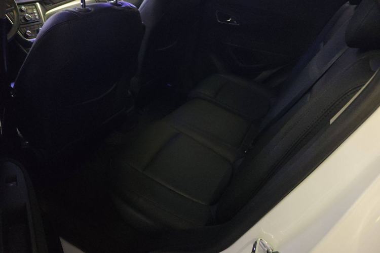 Used Buick Encore 2015 1.4T Automatic Two-Wheel Drive Urban Elite Version
