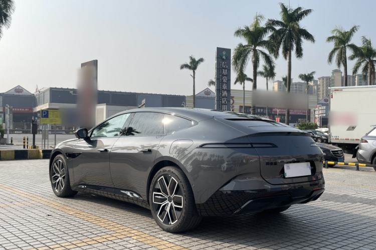 Used  12 2024 700 Three-Laser Rear-Wheel Drive Luxury Edition
