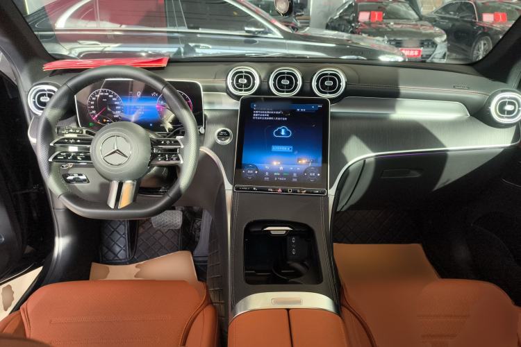 Used Mercedes-Benz GLC 2024 GLC 260 L 4MATIC Luxury Model 5 Seats