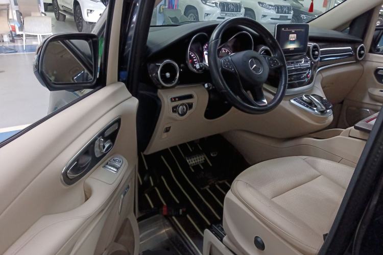 Used Mercedes-Benz V-Class 2018 V 260 Prestige Edition China VI
