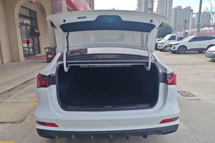 Used Roewe i5 2023 1.5L Manual Comfort Edition
