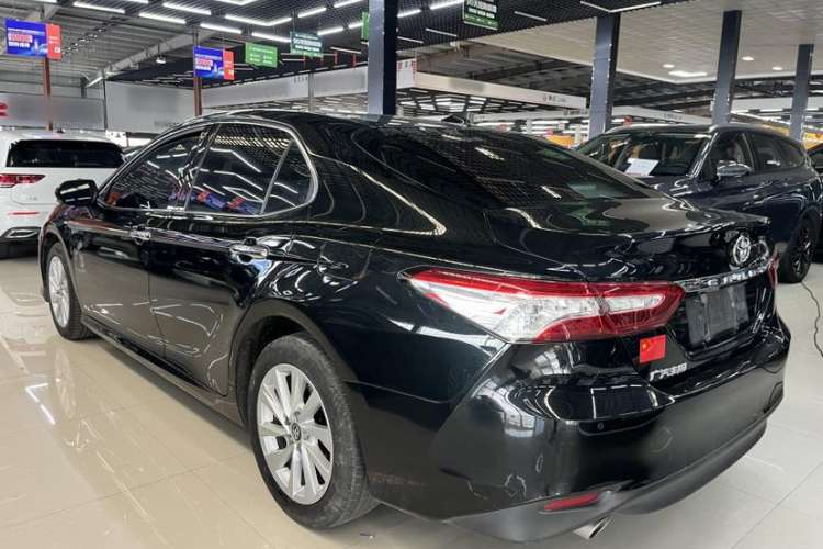 Used Toyota Camry 2021 2.0G Luxury Edition
