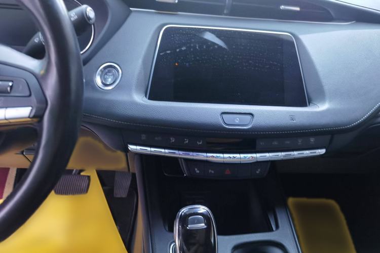 Used Cadillac XT4 2020 28T Two-Wheel-Drive Leading Version
