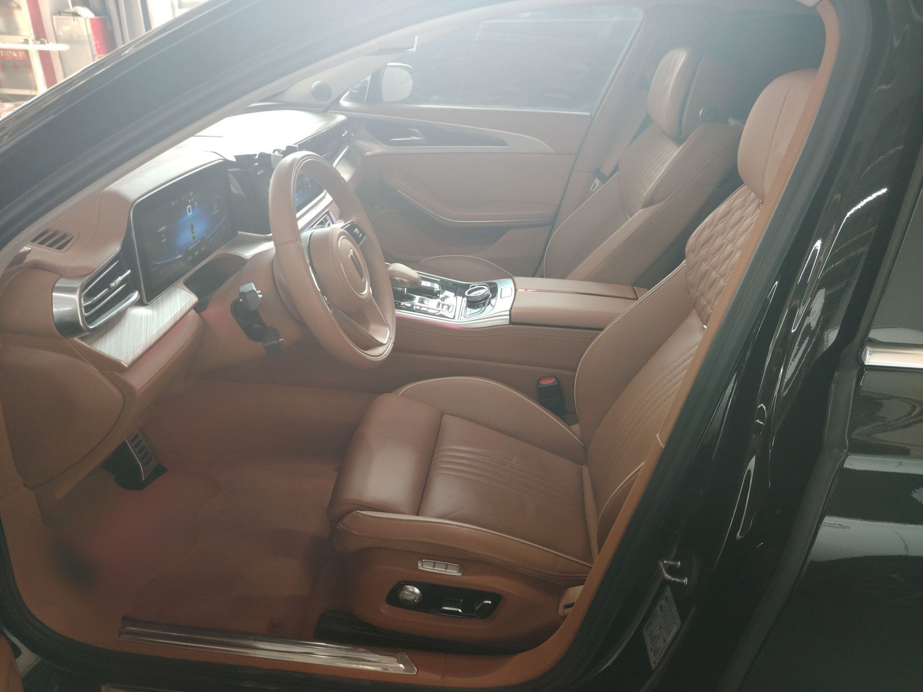 Переднее сиденье в автомобиле