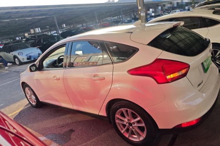 Used Ford Focus 2018 Hatchback Classic 1.6L Automatic Trendy SmartDrive Edition
