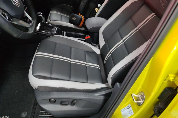 Used Volkswagen T-ROC 2023 300TSI DSG Two-Wheel Drive Starlight Edition