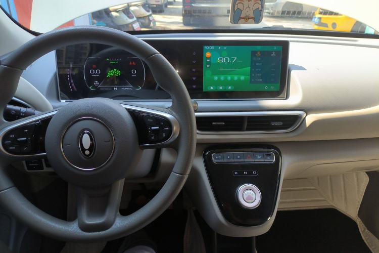 Used ORA White Cat 2022 Upgraded Model 305km Range Luxury Version Lithium-Ion Battery
