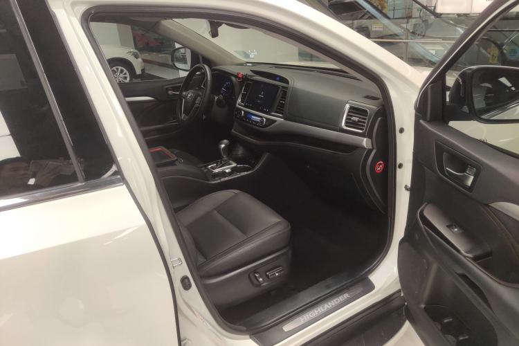 Used Toyota Highlander 2018 2.0T Four-Wheel Drive Prestige Version 7 Seats China V Emission Standard
