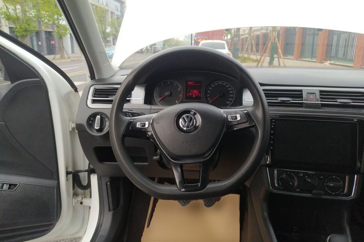 Used Volkswagen Santana 2018 1.5L Manual Comfort Edition
