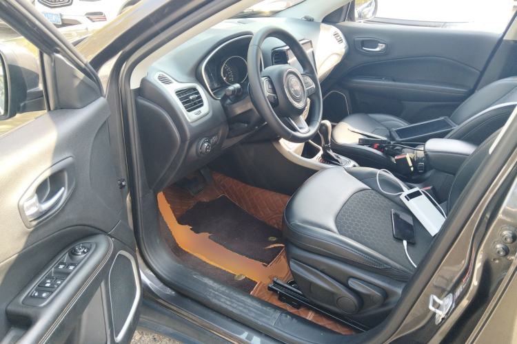 Used  Compass 2017 200T Automatic Enjoyment Version
