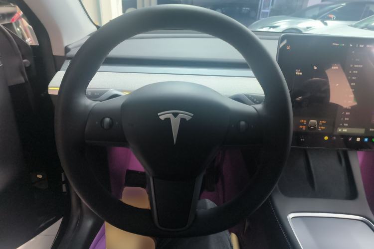 Used Tesla Model Y 2023 Long-Range All-Wheel-Drive Version
