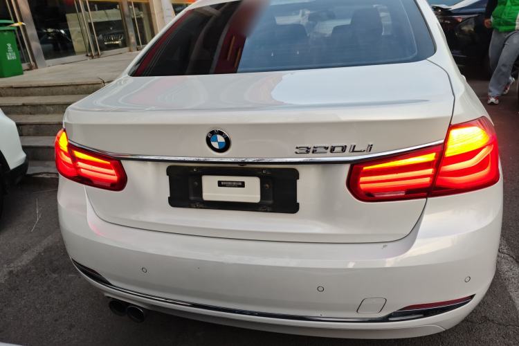 Used BMW 3 Series 2018 320Li Leading Luxury Package
