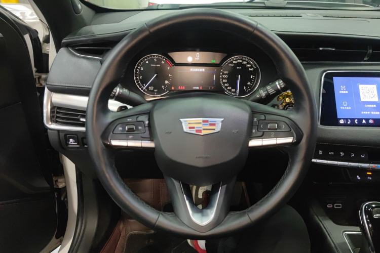 Used Cadillac XT4 2020 28T Two-Wheel-Drive Leading Version
