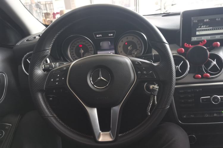 Used Mercedes-Benz GLA 2015 GLA 220 4MATIC Fashion Model