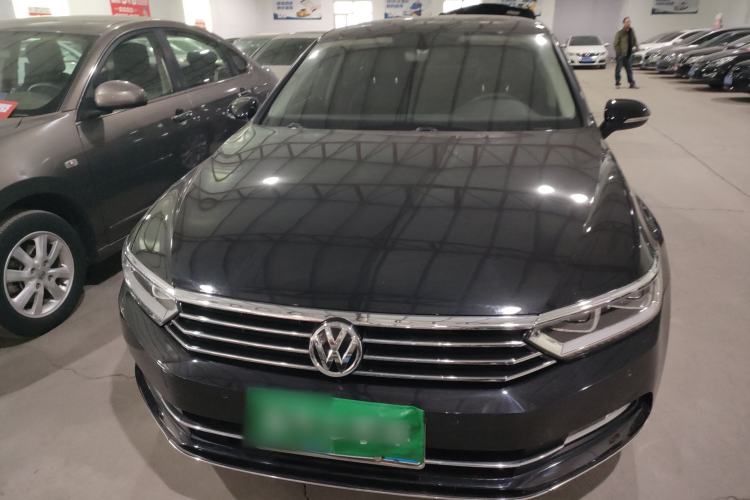 Used Volkswagen Magotan 2017 330TSI DSG Luxury Model
