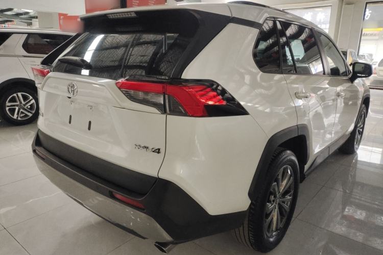 Used Toyota RAV4 2023 2.0L CVT Two-Wheel Drive Fashion Plus Edition
