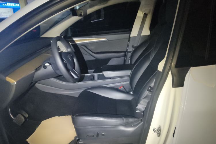 Used Tesla Model Y 2022 Long-Range All-Wheel-Drive Version
