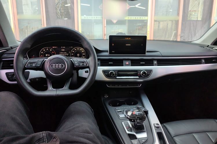 Used Audi A4L 2018 30th Anniversary Edition 40 TFSI Fashion Model
