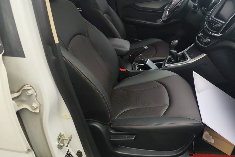 Used Baojun 560 2015 1.8L Manual Luxury Model