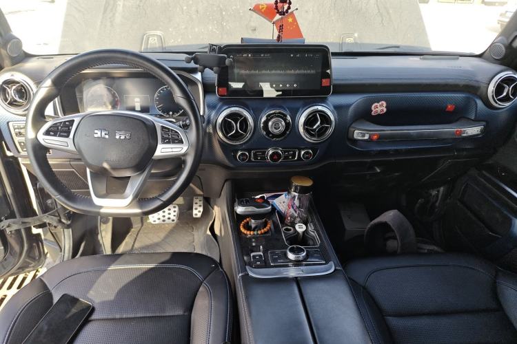 Used  BJ40 2020 2.0T Automatic Four-Wheel Drive Urban Hunter Edition Chivalrous Type