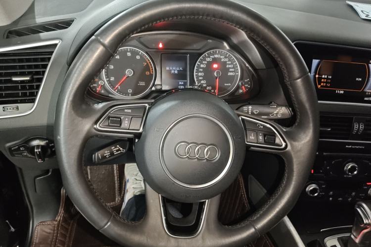 Used Audi Q5 2017 Plus 40 TFSI Technology Model