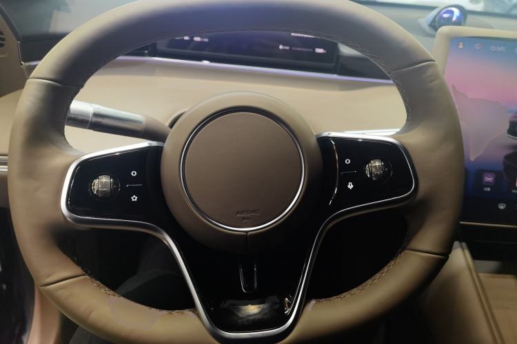 Used Hima Luxeed R7 2024 All-Electric 802 km Max
