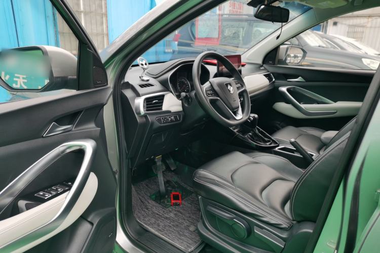 Used Baojun 530 2019 1.5T CVT Luxury Model 7 Seats China V Emission Standard