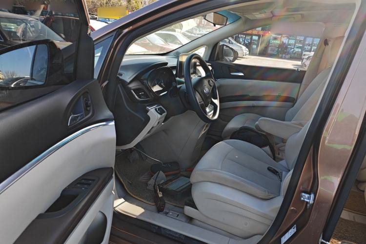 Used Buick GL8 2020 Land Cruiser Executive Class 652T Comfort Model
