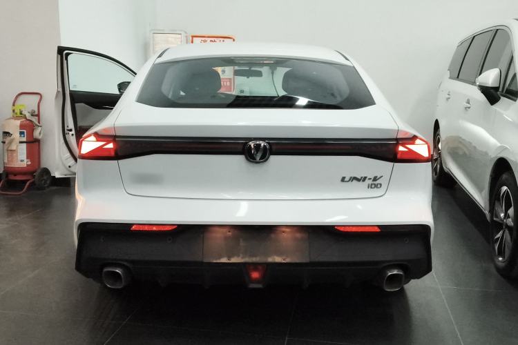 Used Changan UNI-V iDD 2023 ZhiDian iDD 1.5T 113km Smart & Fun Version
