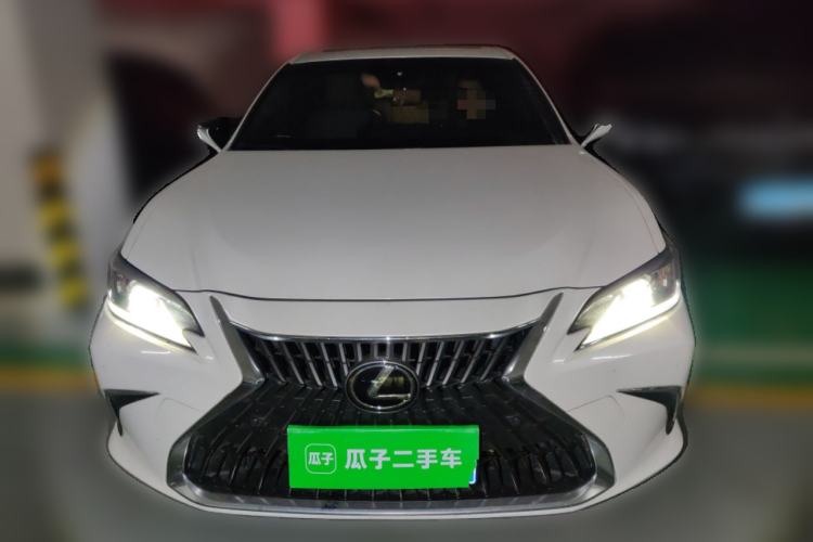 Used Lexus ES 2023 200 Excellence Edition
