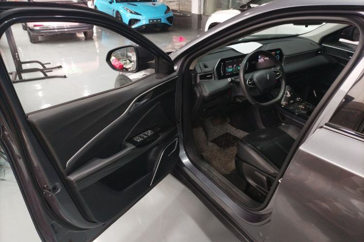 Used NETA U 2023 NETA U-Ⅱ 400 U Show Edition – Lithium Iron Phosphate
