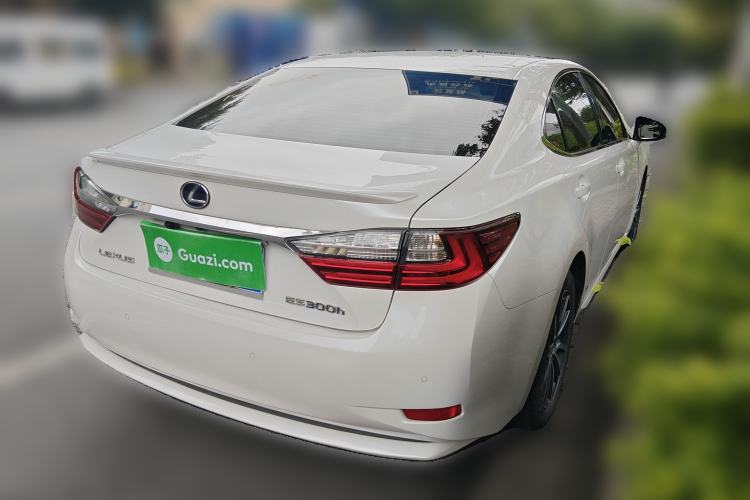 Used Lexus ES 2015 300h Comfort Edition