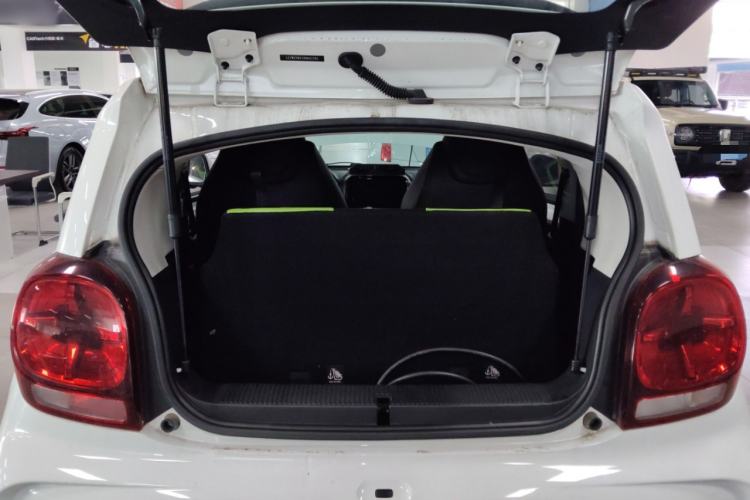 Used Roewe Clever 2021 302 km New Four-Seater Super-Efficient Version
