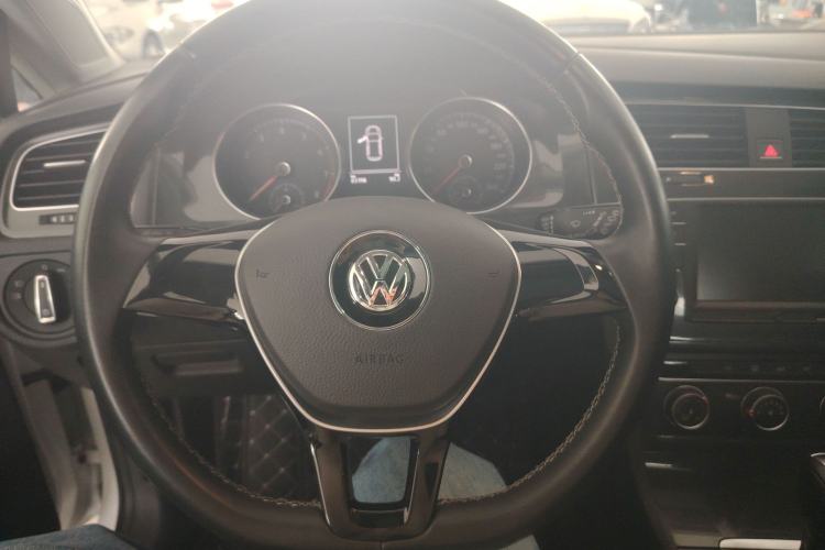 Used Volkswagen Golf 2017 1.6L Automatic Comfort Million-Vehicle Anniversary Edition