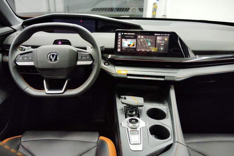 Used Changan UNI-V 2023 1.5T Prestige Model
