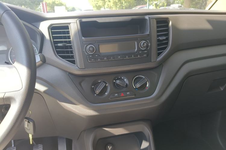 Used Wuling Hongguang V 2022 1.5L Jingqu Version Hydraulic Power Steering LAR
