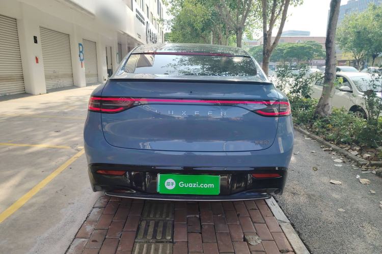 Used Hima Luxeed R7 2024 All-Electric 667 km Max
