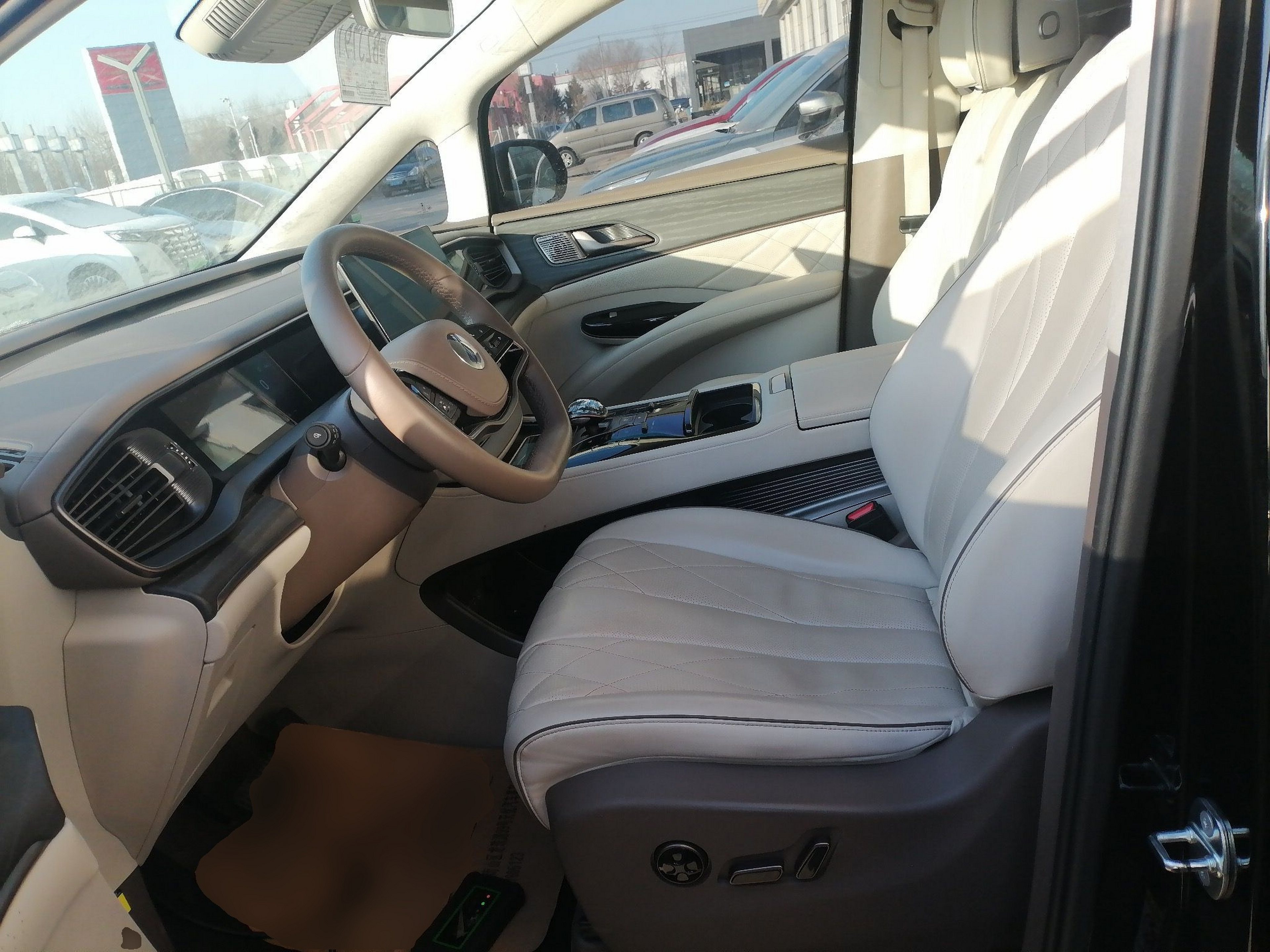 Переднее сиденье в автомобиле