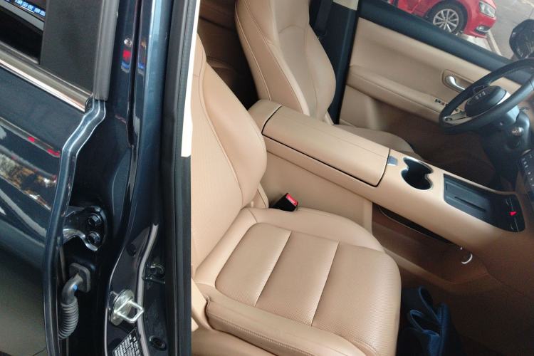 Used  E5 PLUS 2026 Model, 165km Long-Range First-Adoption Edition, 7-seater
