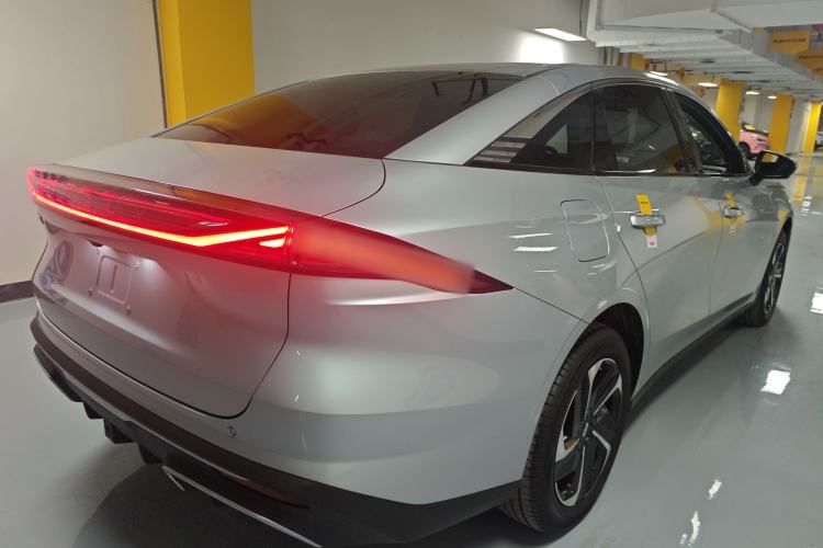 Used  L6 2025 EM-i 140km Starship Edition