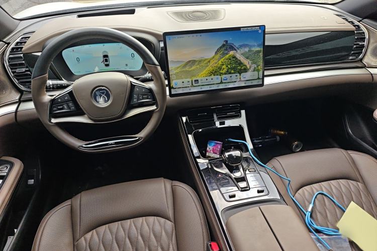 Used BYD Han 2024 EV Glory Edition 605KM Front-Wheel-Drive Premium Model
