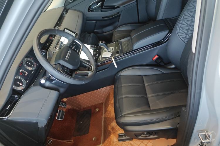 Used Land Rover Range Rover Evoque 2023 Aurora L 249 PS Collins Antique Bronze Special Edition
