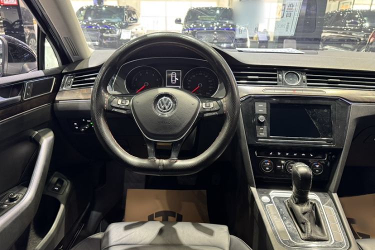 Used Volkswagen Magotan 2019 330TSI DSG Luxury Version China VI Standard
