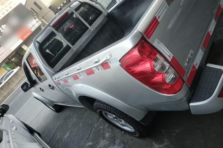 Used Great Wall Wingle 5 2017 2.0T European-spec Diesel Two-Wheel-Drive Entry-Level Big Double-Cab GW4D20D
