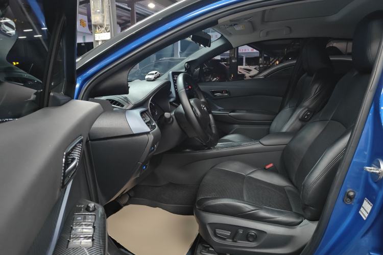 Used Toyota IZOA 2021 Dual-Motor 2.0L Yi Xing Edition
